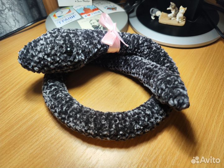 Вязаные игрушки Змейки