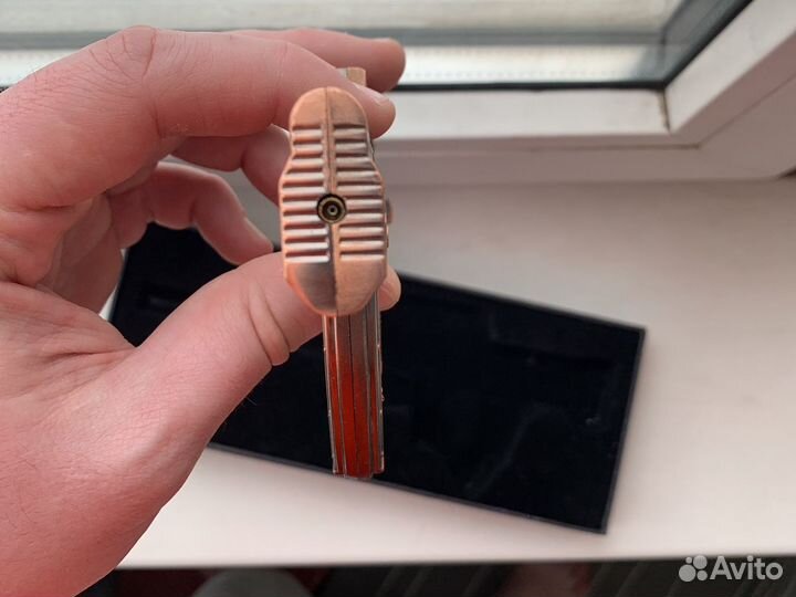 Зажигалка газовая в виде автомата