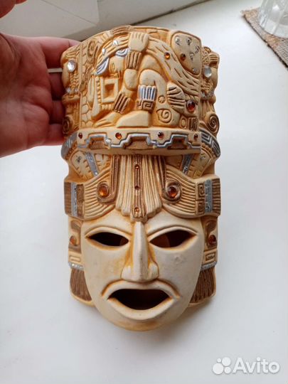 Маска настенная