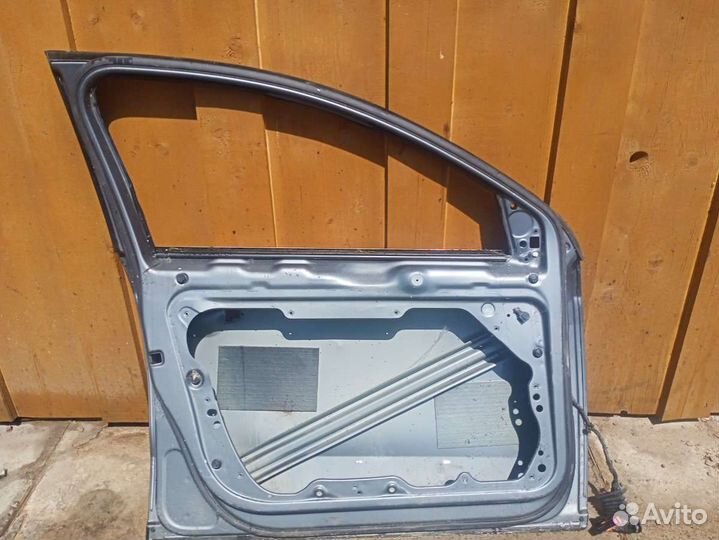 Дверь передняя левая Volkswagen Passat B6 2008г