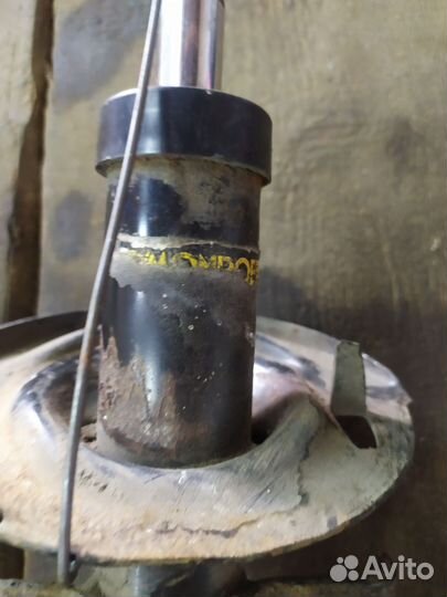 Стойка передняя Рено Меган Сценик 2 Монро