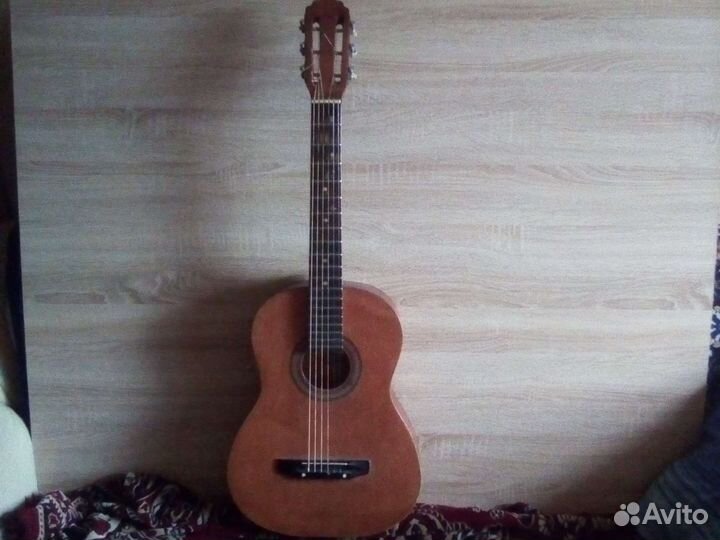 Акустическая гитара