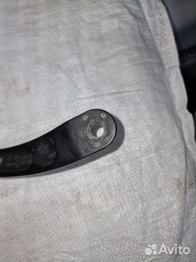 Поводок дворника правый Citroen C4 B7 1.6