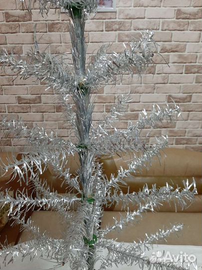 Елка времен СССР и стеклянные игрушки