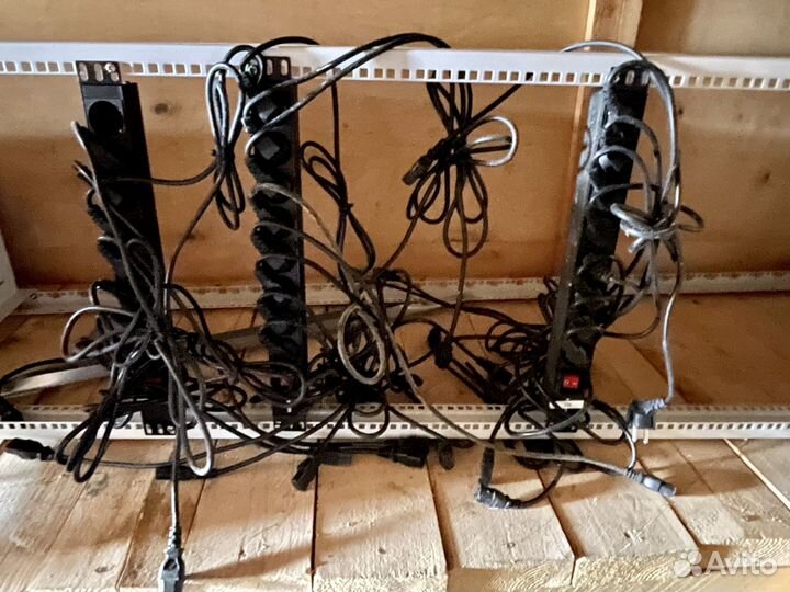 Б/у серверные стойки Zpas