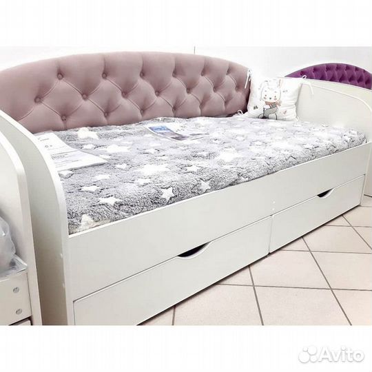 Кровать для малыша с ящиками лдсп мягк спинка