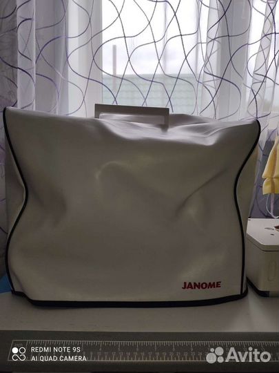 Распошивальная машина Janome