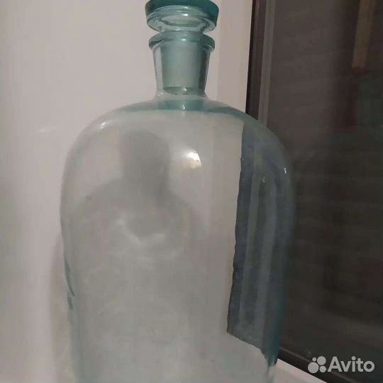 Стеклянные бутыли крынка 20л и 4.5 л