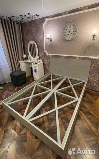 Парящие кровати в наличии