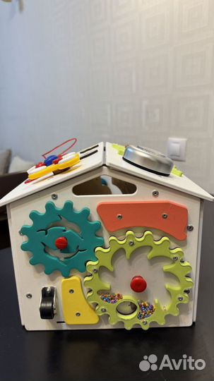 Бизиборд домик