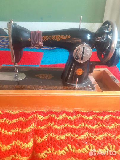 Швейная машинка, 2 шт Чмз Калинина