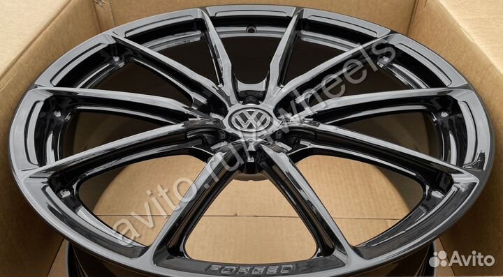 Кованые диски Volkswagen Touareg R19 наличие