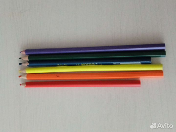 Цветные карандаши 7 штук