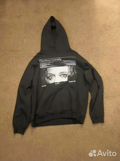 Destroy Lonely tour merch