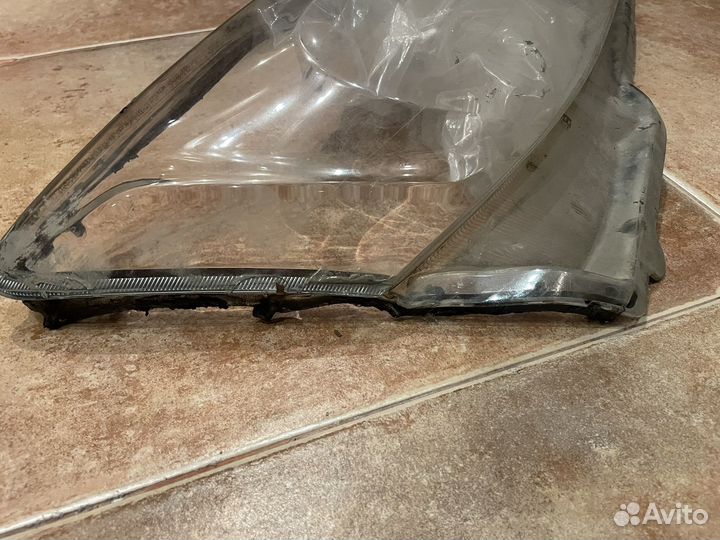 Стекло фары Lexus is 250 2 поколение