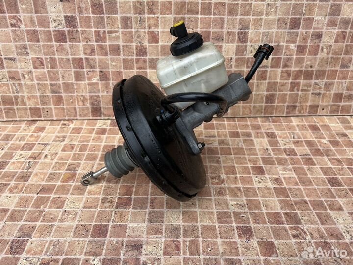 Вакуумный усилитель тормозов Renault Duster