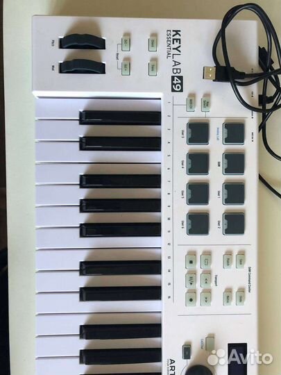 Midi-клавиатура Arturia KeyLab Essential 49, белый