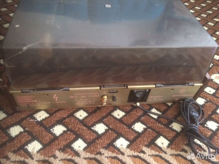 Проигрыватель пластинок вега 106