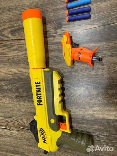 Nerf пистолет