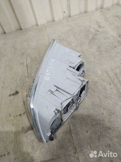 Фара левая Skoda Octavia A5 A5 2007