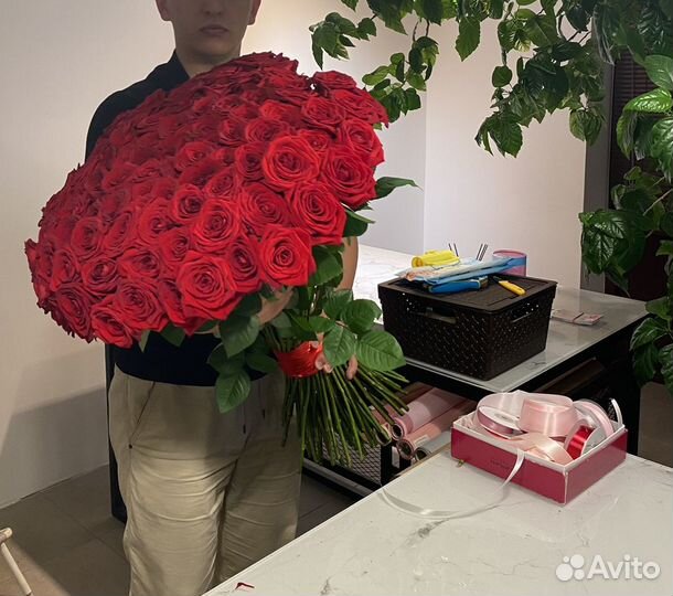 Букет из 51 розы. 101 роза. Высокие розы. 70 см