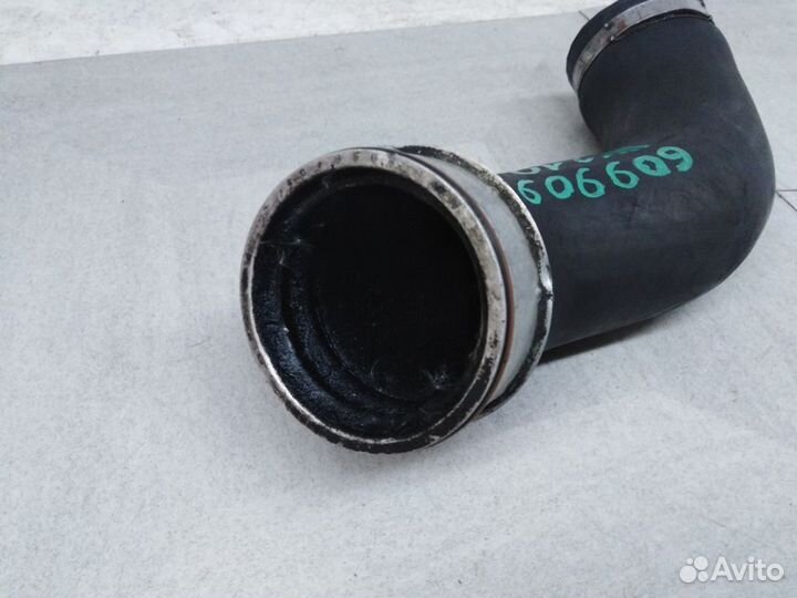 Патрубок интеркулера A2105284182