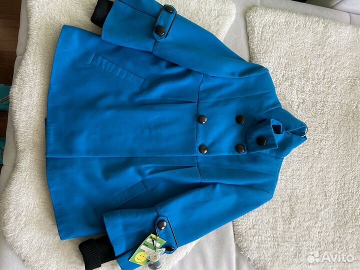 Пальто для девочки новое