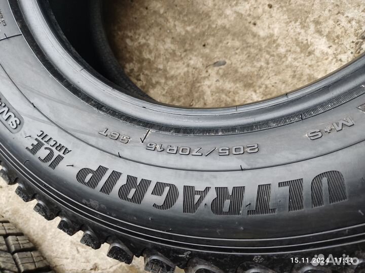 Goodyear UltraGrip Ice Arctic SUV 205/70 R15 96T