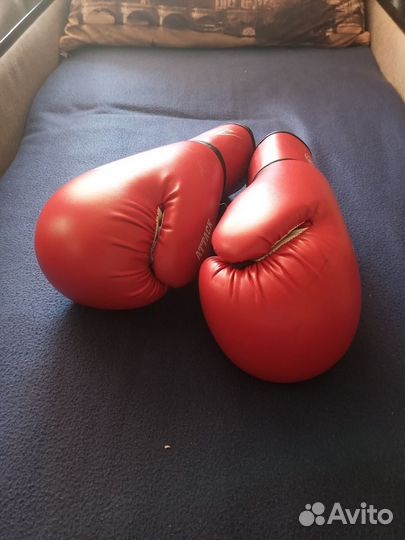Боксерские перчатки