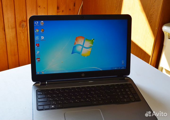 Надёжный ноутбук HP 15-r098sr в хорошем состоянии