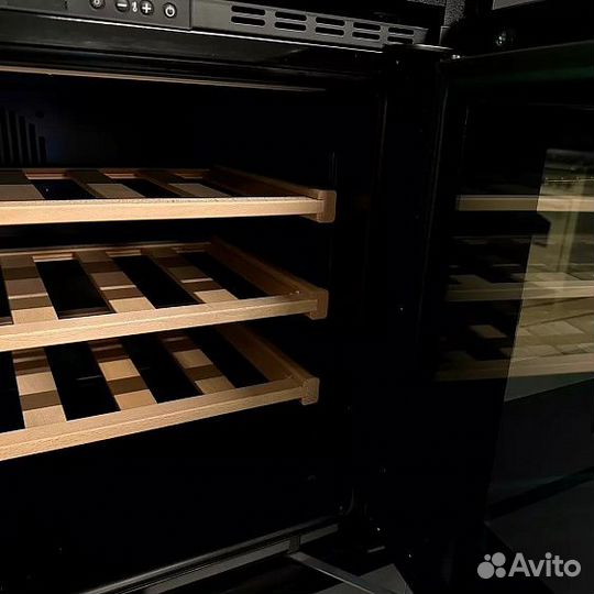 Винный шкаф lofra zbrs24T brass