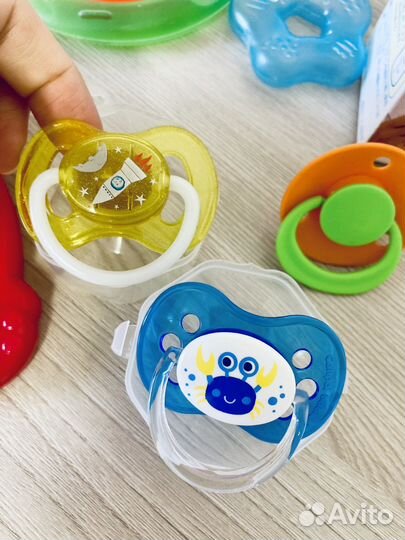 Пустышки(Польша),бутылочка новая (Япония)