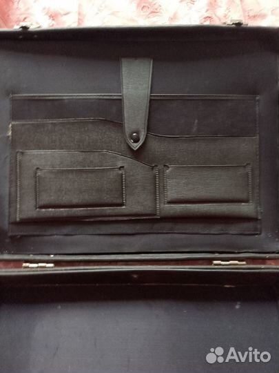 Кейс, и дипломат