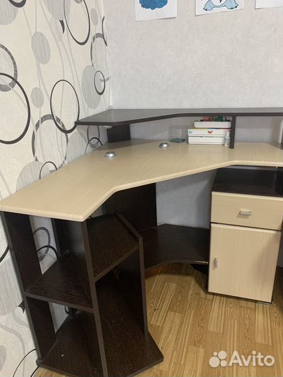 Компьютерный стол
