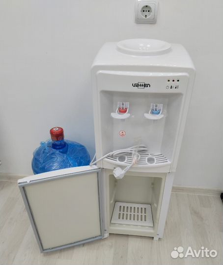 Кулер для воды новый