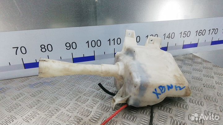 Бачок омывателя на Nissan Almera N16