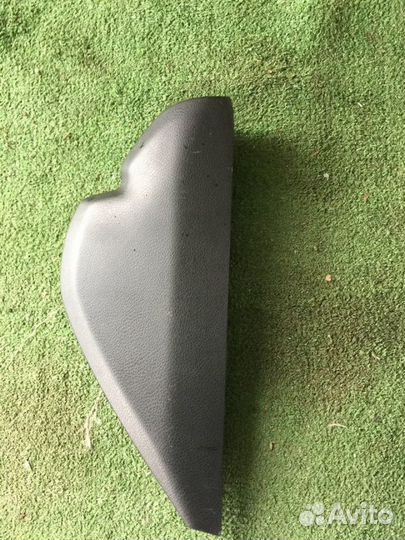 Пластик торпеды боковой правый