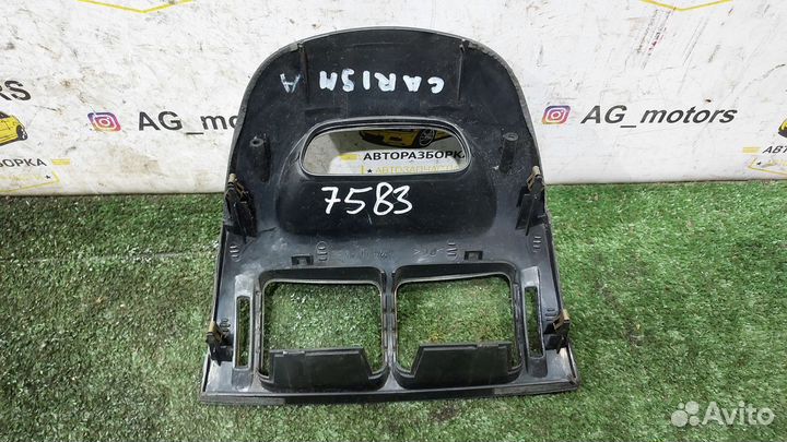 Накладка центральная на торпедо Carisma 1