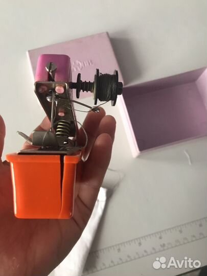 Машинка ручная швейная старинная