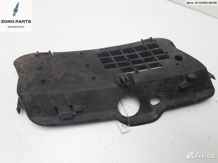 Решетка (заглушка) в бампер 1h6853666 на Volkswagen Golf-3