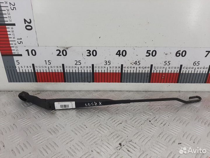 Щеткодержатель (поводок стеклоочистителя, дворник)