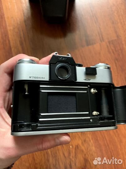Пленочный фотоаппарат зенит B