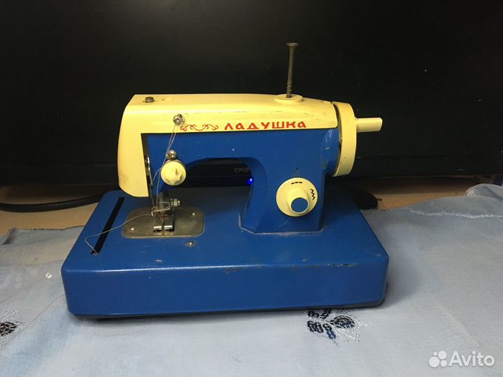 Машинка швейная 