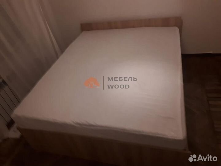 Кровать
