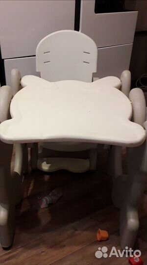 Стульчик для кормления и столик для рисования