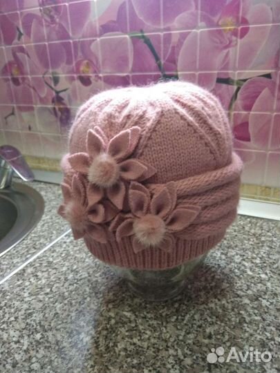 Новая женская вязаная шапка
