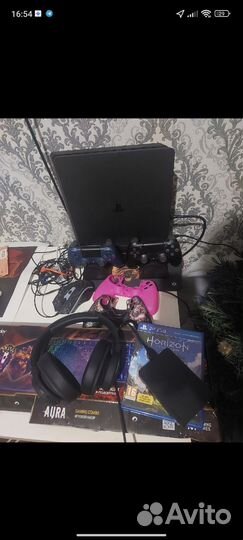 Игровая приставка ps4 slim с играми и 2 джостика
