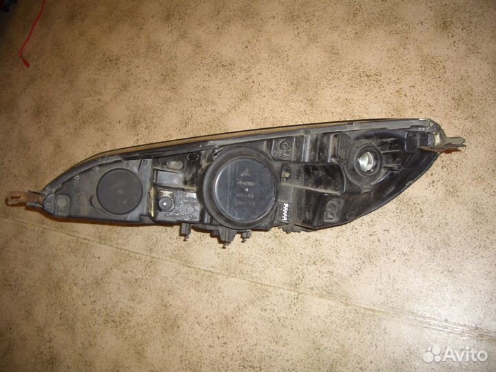 Фара правая Пежо 407 с04-11г ксенон