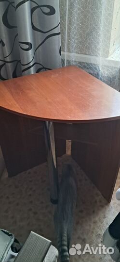 Продам кухонный стол бу