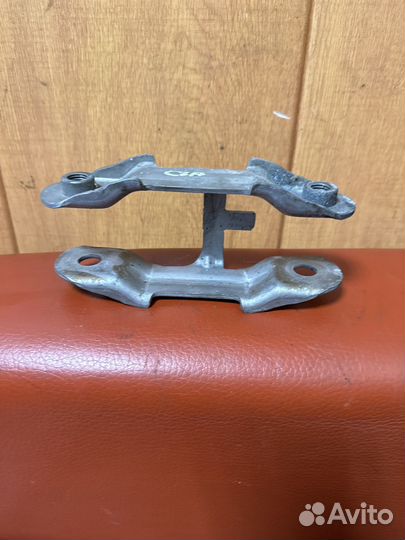 Mercedes cla 1,6 turbo крепления двигателя